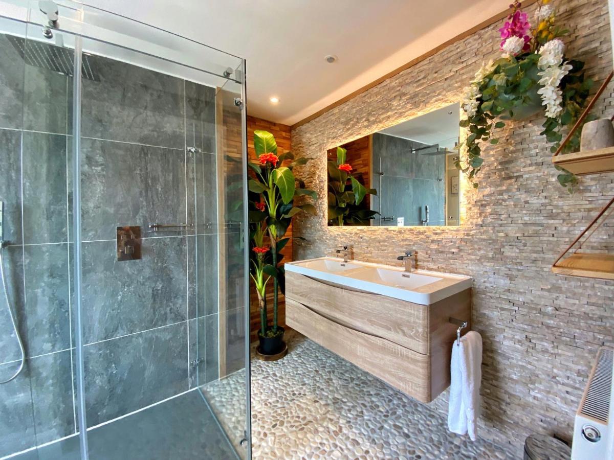 Hambrook House Canterbury - New Luxury Guest House With Espa Spa Complex المظهر الخارجي الصورة